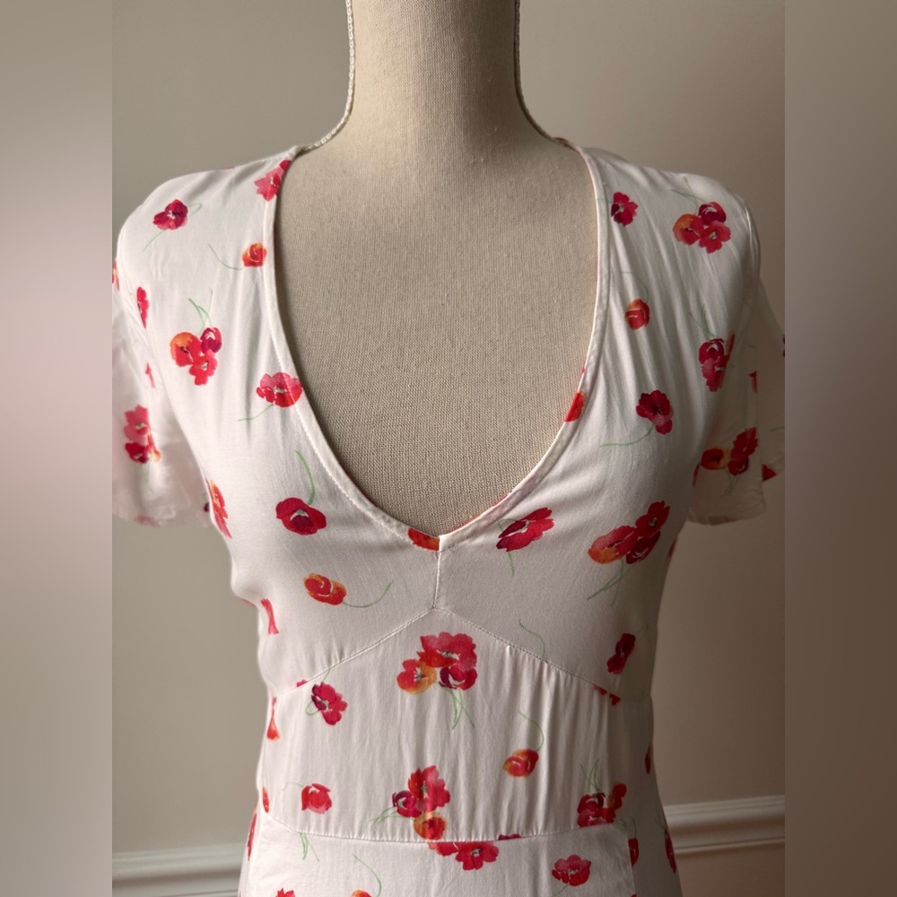 GAP White Red Poppy Red & White Floral V Neck Rayon Dress - Size 4